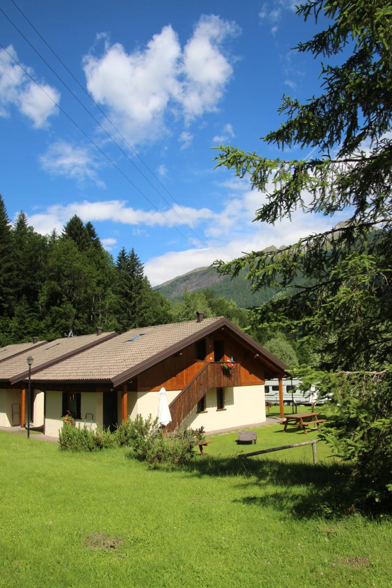 Chalet Presanella Temu Bagian luar foto