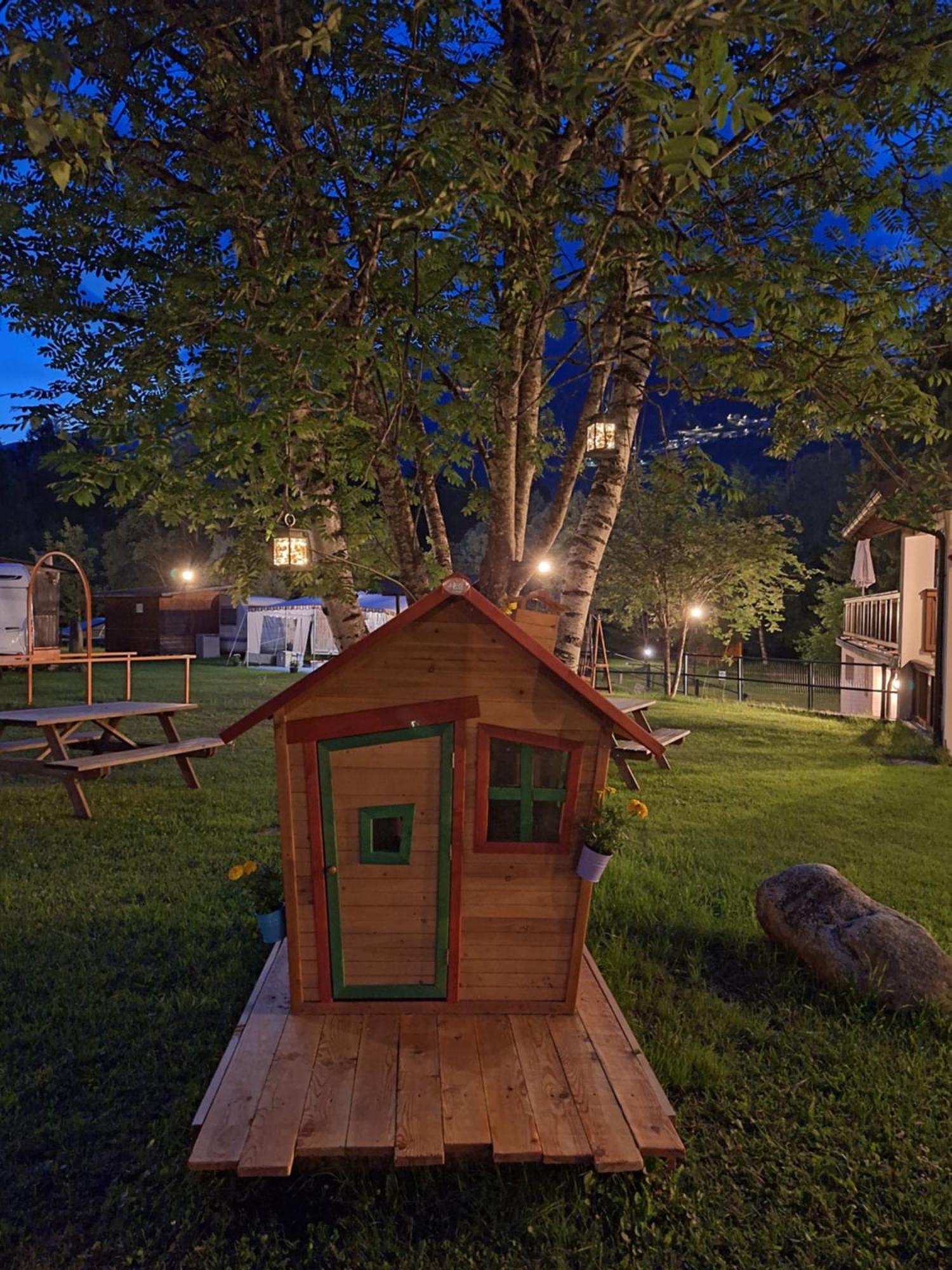 Chalet Presanella Temu Bagian luar foto