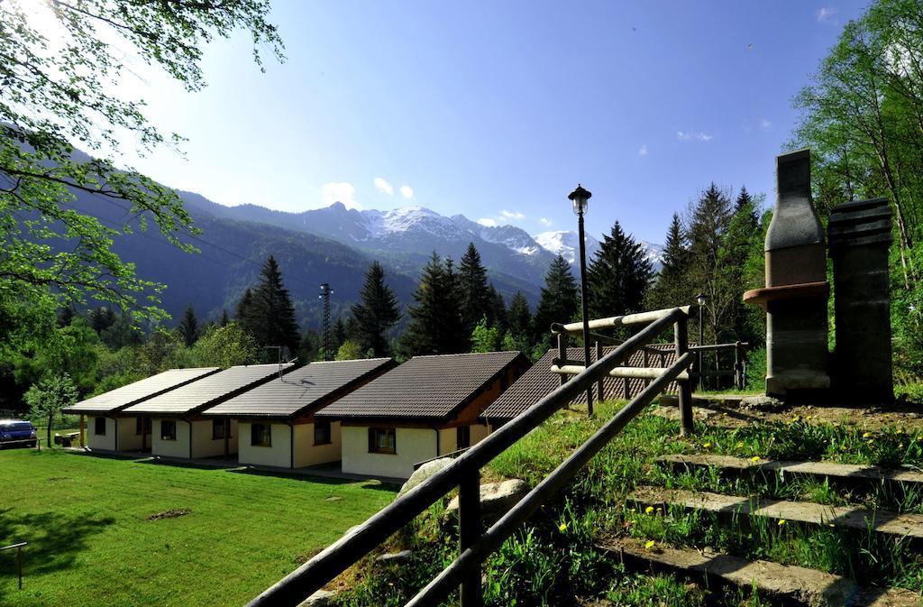 Chalet Presanella Temu Bagian luar foto