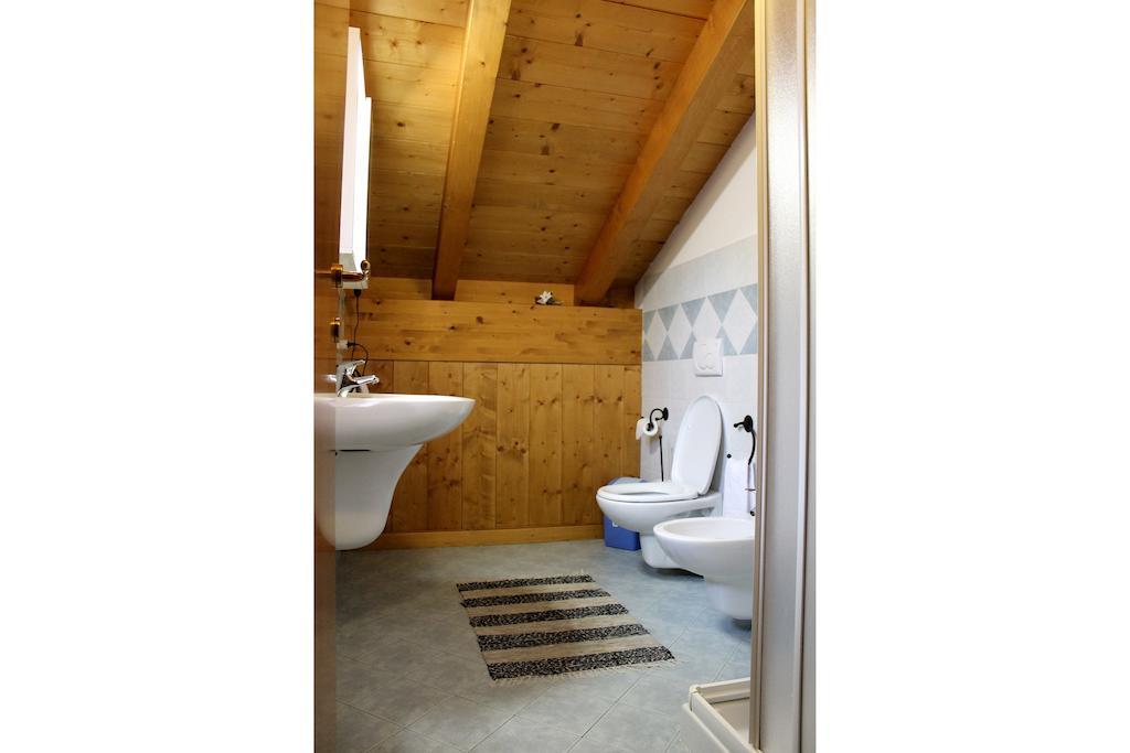 Chalet Presanella Temu Bagian luar foto