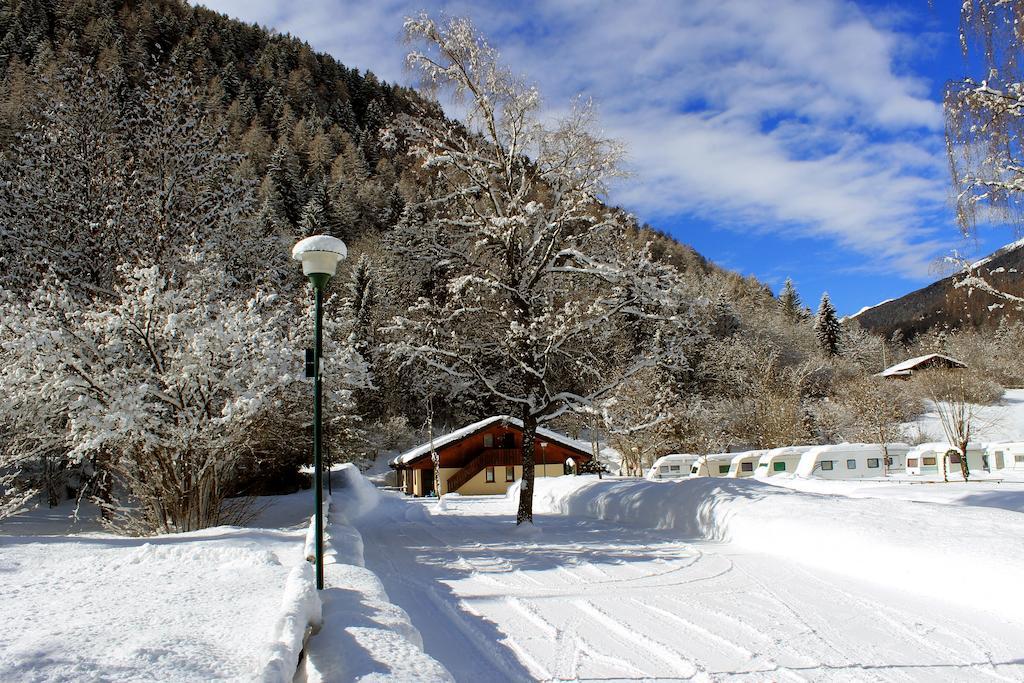 Chalet Presanella Temu Bagian luar foto