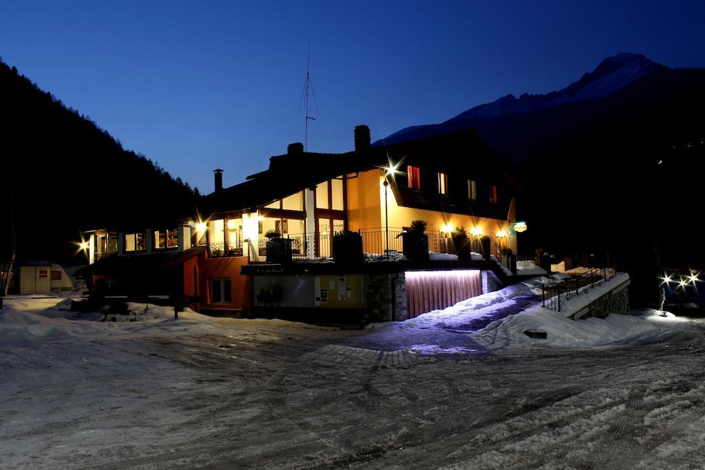 Chalet Presanella Temu Bagian luar foto