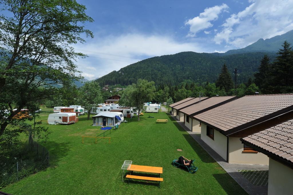 Chalet Presanella Temu Bagian luar foto