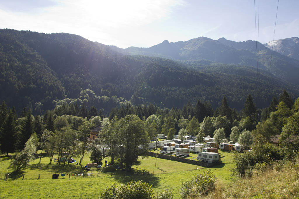 Chalet Presanella Temu Bagian luar foto